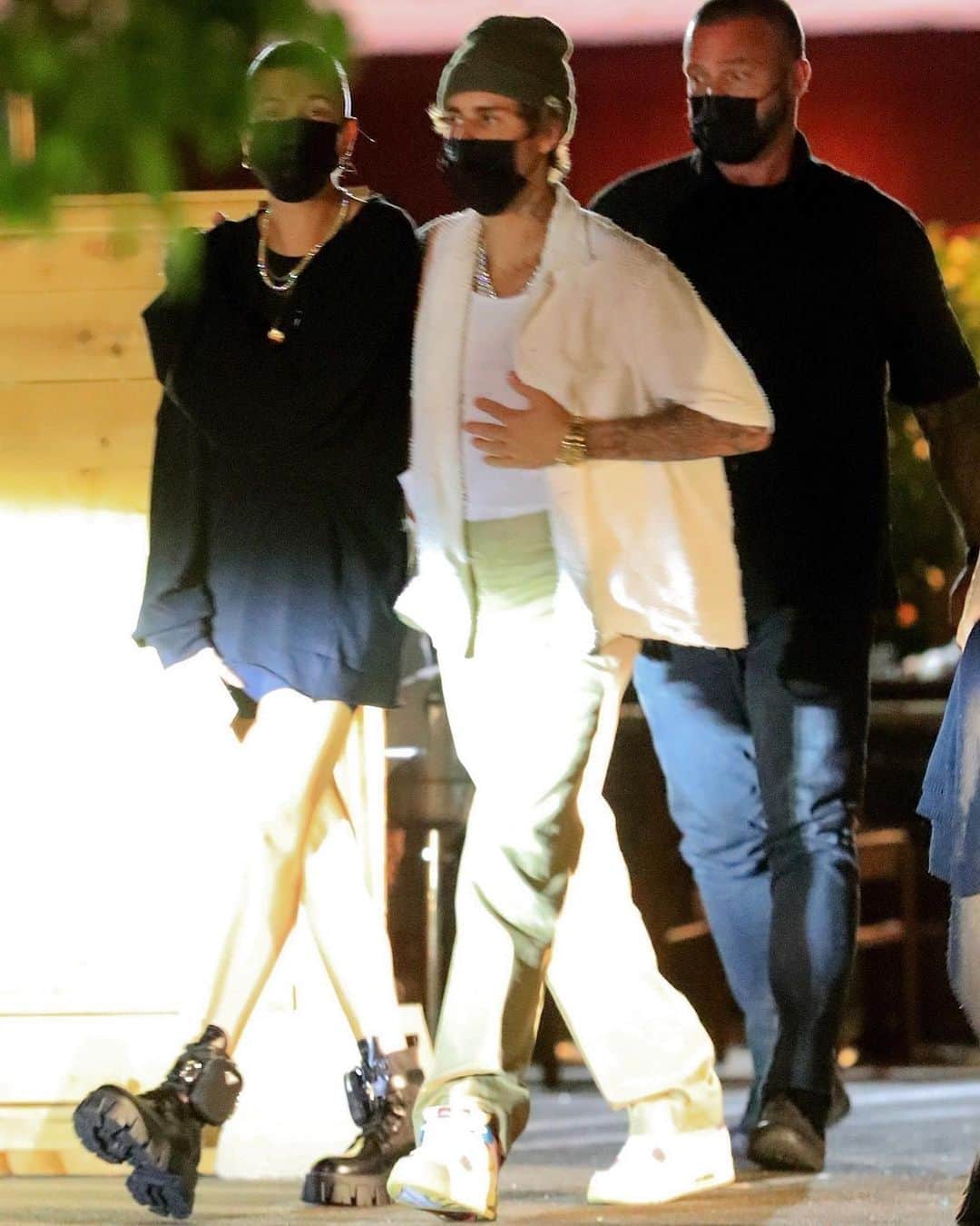 Just Jaredさんのインスタグラム写真 - (Just JaredInstagram)「The Biebers were spotted at sushi restaurants two nights in a row - Matsuhisa on Thursday and Nobu on Wednesday! #JustinBieber #HaileyBieber Photos: Backgrid」9月12日 4時24分 - justjared