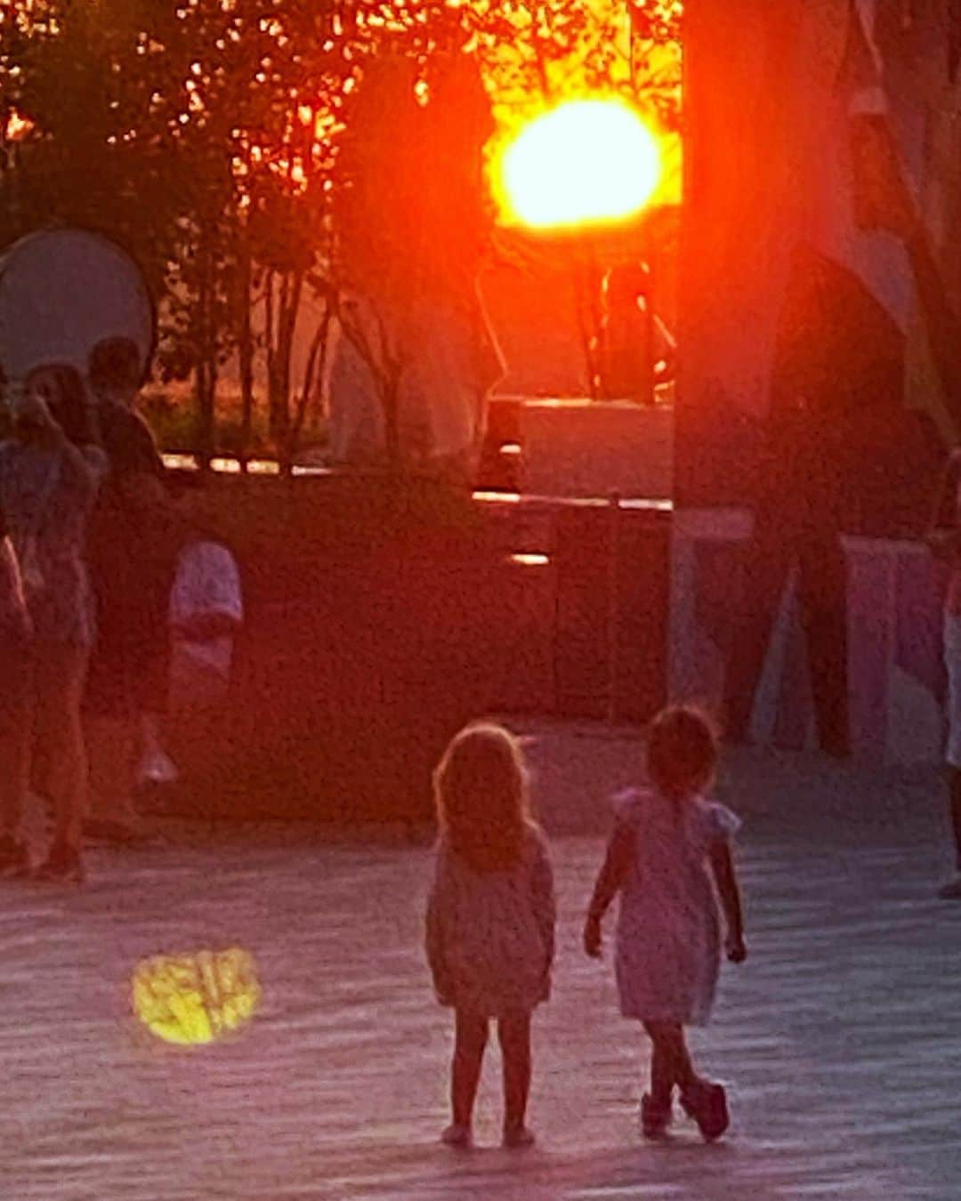 ラファエル・スバージさんのインスタグラム写真 - (ラファエル・スバージInstagram)「These two young girls were running around in circles, laughing and giggling and then suddenly stopped...and stood silent, to watch another day come to a close.   On this high holy day in #NYC, #9/11 we remember the #firstresponders. Forever in our thoughts and prayers.   At dusk @hudsonyards   Please consider supporting this wonderful organization @1strcf  they do astounding work to help families of First Responders.」9月12日 4時24分 - raphaelsbarge