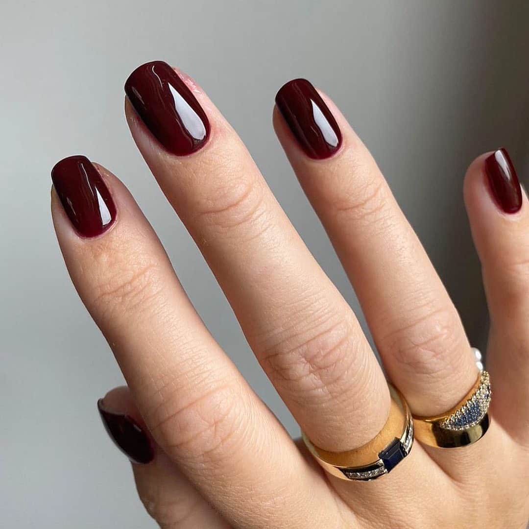 OPIさんのインスタグラム写真 - (OPIInstagram)「Fall is right around the corner. Nail the season with this rich and decadent red.🍷 @opi_gelcolor_ Shade: #ComplimentaryWine   #OPIObsessed #ColorIsTheAnswer #NOTD #NailSwag #NailsOfInstagram #NailsOnFleek #NailPolish #Nails #OPI (via @opi)」9月12日 4時27分 - opi