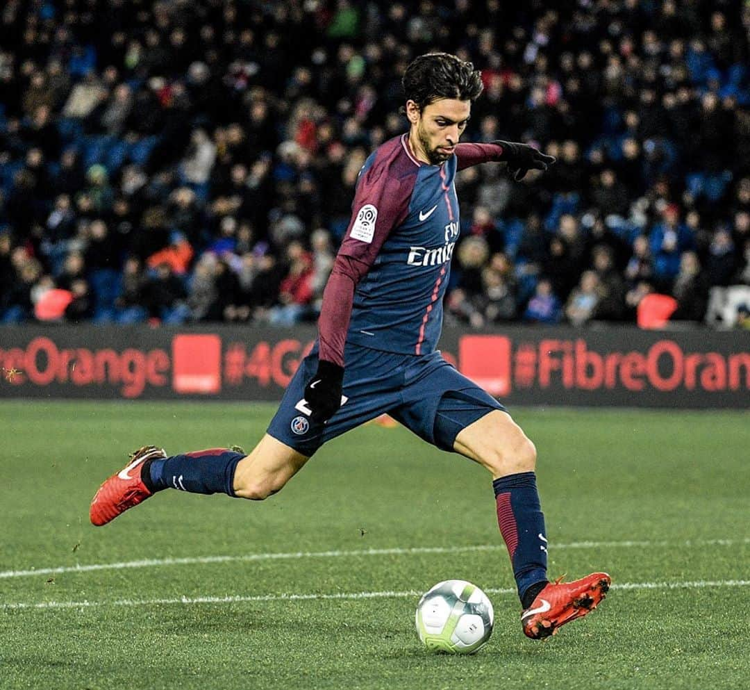 リーグ・アンさんのインスタグラム写真 - (リーグ・アンInstagram)「🇫🇷 @psg 🤝 @seriea 🇮🇹 🆕 ✍️ Alessandro @florenzi devient le 22e joueur à arriver au Paris Saint-Germain en provenance du Calcio ! Deviendra-t-il une #Ligue1Legends comme ses prédécesseurs 😉✨ ?  Alessandro Florenzi has just joined PSG. What are some of your favourite memories of these former Serie A players? • • #Ligue1UberEats #PSG #ParisSG #ParisSaintGermain #Florenzi #SerieA #Paris」9月12日 4時27分 - ligue1ubereats