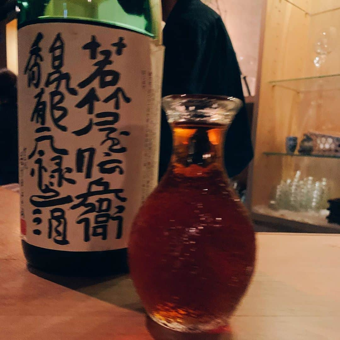 小湊優香さんのインスタグラム写真 - (小湊優香Instagram)「みなさん好きな日本酒はありますか🍶﻿ お得な情報もあるのでぜひ最後まで読んでください✨﻿ ﻿ ﻿ -----------------------------﻿ ﻿ 渋谷にある日本酒ダイニング﻿ sakebaさんに行ってきました〜❤️﻿ ﻿ 最近日本酒全然飲んでなかったから﻿ いい感じに酔いました🤪﻿ 2.3枚目がその証拠(笑)(笑)﻿ ﻿ ﻿ 1番飲みやすくてお気に入りになったのは﻿ ✨理系兄弟✨﻿ その名の通り理系の兄弟が﻿ 色々計算して作られた日本酒で﻿ 日本酒苦手だなあ、飲んだことないなあって人に﻿ おすすめします💕スッキリでとっても飲みやすい！﻿ ﻿ あと個人的に辛口が好きなので﻿ ✨お米とお水でつくった超辛+10の純米酒✨﻿ が飲みやすくてどんなお料理にも合いました！﻿ ﻿ ﻿ 日本酒ってよく分からないなあと思うかもしれないけど﻿ メニュー表に日本酒の説明やどんなお料理に合うかなど﻿ とても詳しく記載されているので注文しやすかったです✨﻿ ﻿ 店員さんも詳しいので聞くのも良いかも✨﻿ ﻿ 私はお料理が出る順番に合わせて﻿ おまかせで日本酒を持ってきてもらいました☺️﻿ ﻿ お料理はおすすめの雲丹クリームリゾットや﻿ お刺身を頂きました✨﻿ お料理も美味しくて日本酒が進む進む🤪(笑)﻿ ﻿ 大満足のひとときでした❤️﻿ ﻿ ﻿ あと店員さんとても綺麗だった·····🤭💕(笑)﻿ ﻿ ﻿ -----------------------------﻿ ﻿ この投稿を見た！でお会計より10%オフになるので﻿ 気になった方はぜひ行ってみてください❤️﻿ ﻿ 他のお店では飲めない珍しい﻿ 日本酒ばかりで楽しいですよ☺️﻿ ﻿ -----------------------------﻿ ﻿ ﻿  #sakeba #渋谷日本酒 #日本酒 #日本酒バー #隠れ家 #ペアリング #japanesesake #sakeba渋谷 #pr #トリドリベース #グルメスタグラム   #お酒好き女子 #日本酒女子 #日本酒好き #ほろ酔い #model #イベントコンパニオン #レースクイーン #グラビアアイドル #グラビア #インフルエンサー #サロンモデル #instagood #japanesefood #japanesegirl #cosplayer #sexy」9月12日 4時54分 - y.miranic