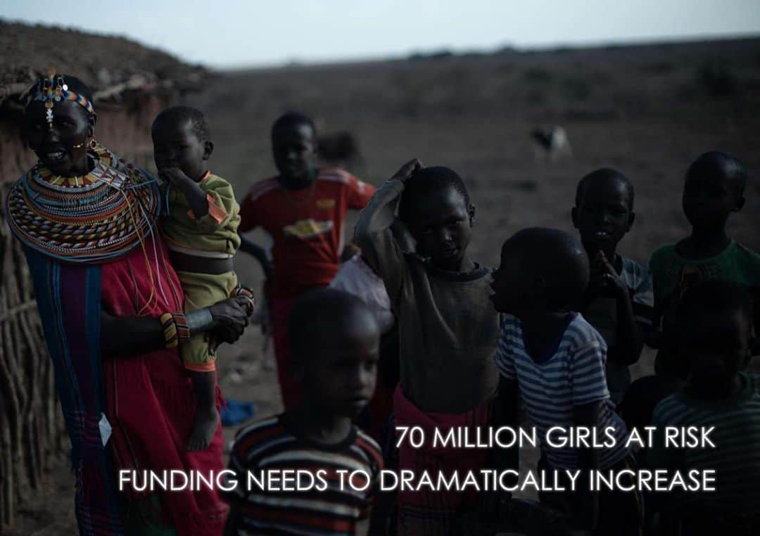 エリー・ゴールディングさんのインスタグラム写真 - (エリー・ゴールディングInstagram)「The Five Foundation is the Global Partnership to end FGM. We must dramatically increase funding to grassroots activists or another 70 million girls will continue to be at risk of this horrific abuse between now and 2030. Right now girls are out of school because of COVID-19. This puts them at even higher risk. We are raising emergency funds to get food and continue welfare visits where girls are at risk. If you can, please support our urgent work. To find out more and donate to help save Kenyan girls from FGM please check the link in my stories x」9月12日 4時54分 - elliegoulding