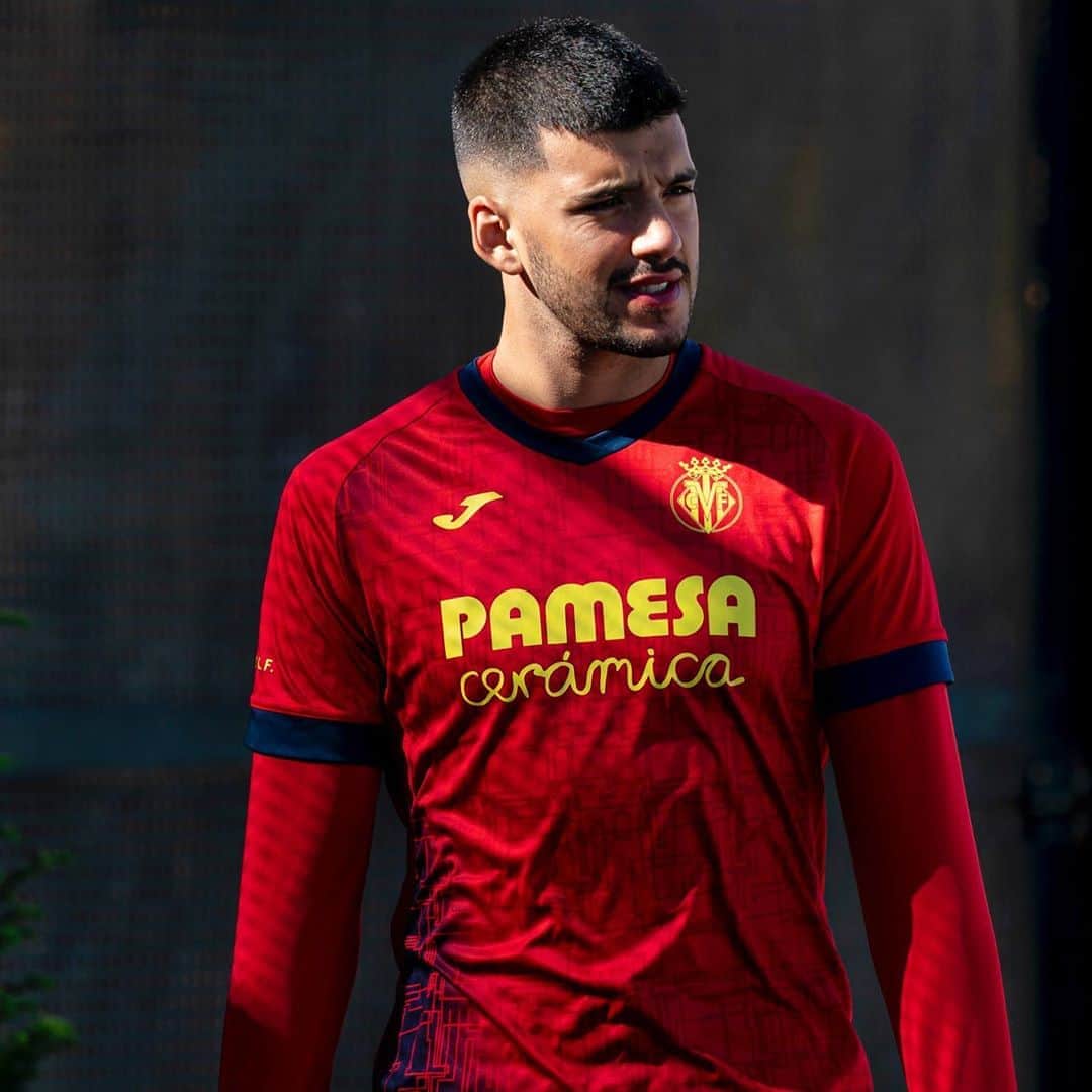 ヘロニモ・ルジのインスタグラム：「Ready para la liga! 🔥⚽️💪🏻」