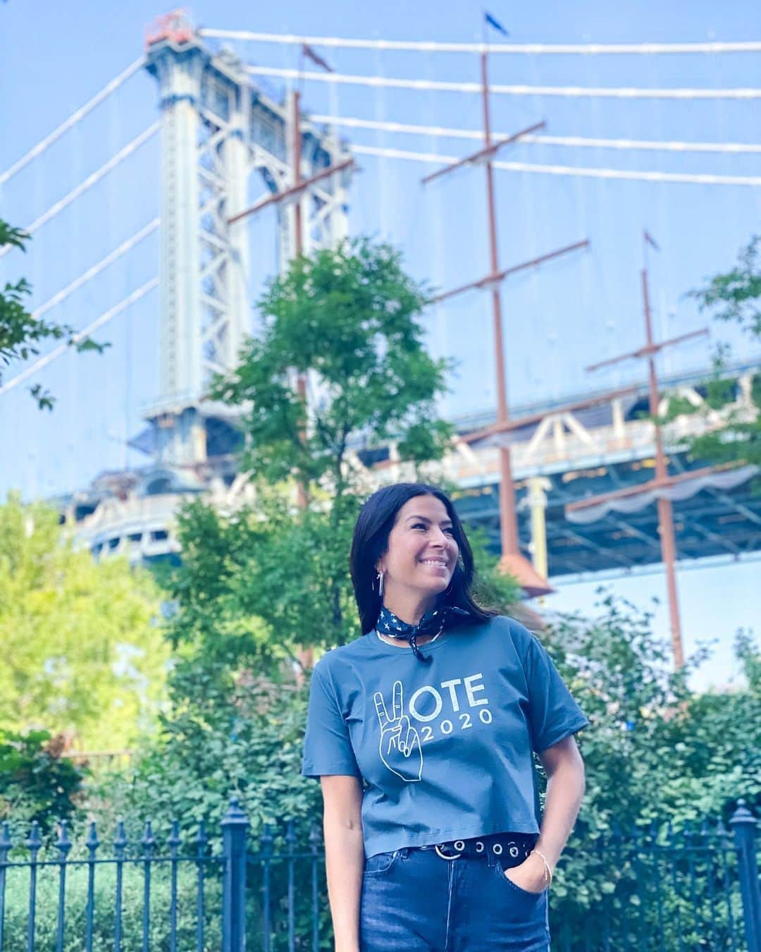 のインスタグラム：「Nothing is more important than taking part in one of the few pillars of our democracy that allow the voices of citizens to be heard by choosing who they elect to power. We have partnered with @voteRunLead and proceeds from the shirt will be donated to enable more women to run for office and lead as women can. Frankly, women do it better! So support this incredible organization and represent!」