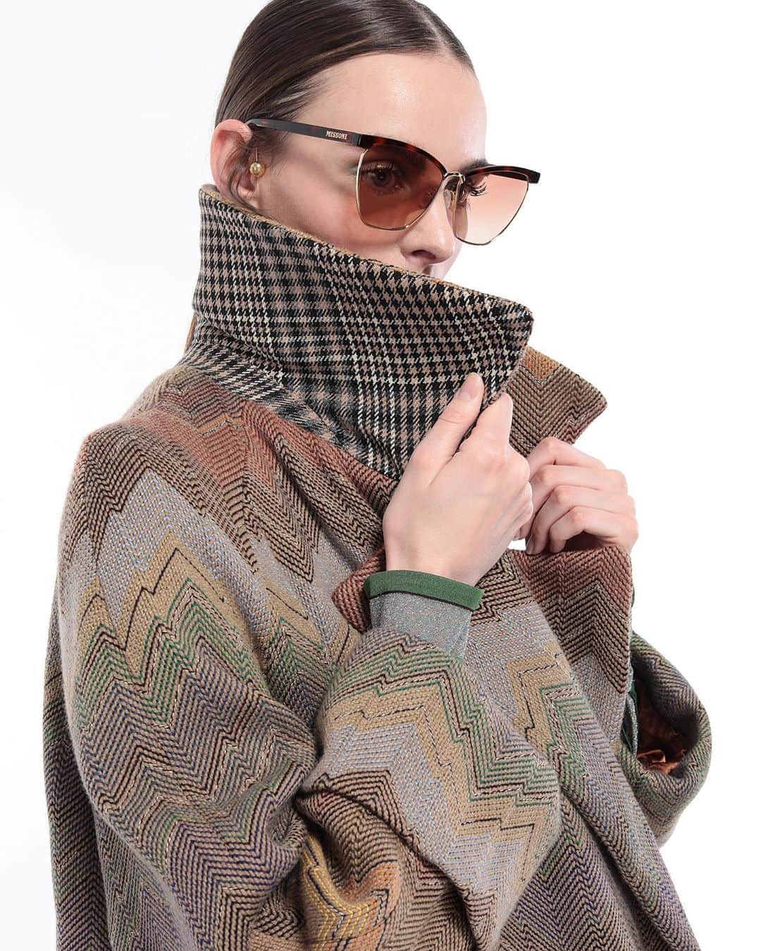 のインスタグラム：「Outerwear spans from the sartorial elegance of impeccable coats showing a military appeal counterbalanced by delicate colors and patterns. Discover more on Missoni.com #MissoniFall」