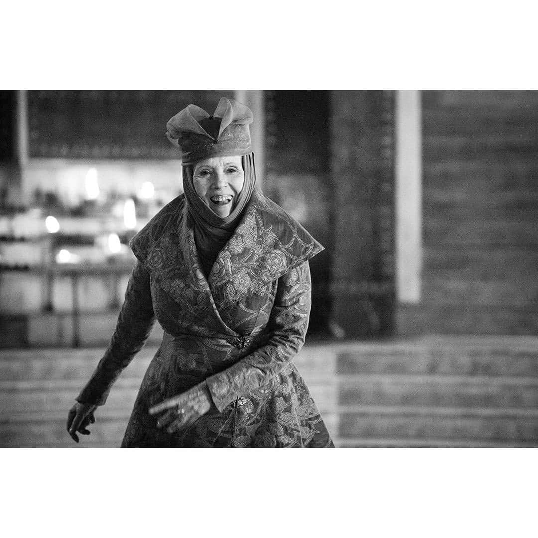 レナ・ヘディのインスタグラム：「The stories she had.  Whip smart, witty and ferocious. An education to work with you Dame Diana. Rest In Peace ❤️📸 The brilliant @helenstills」