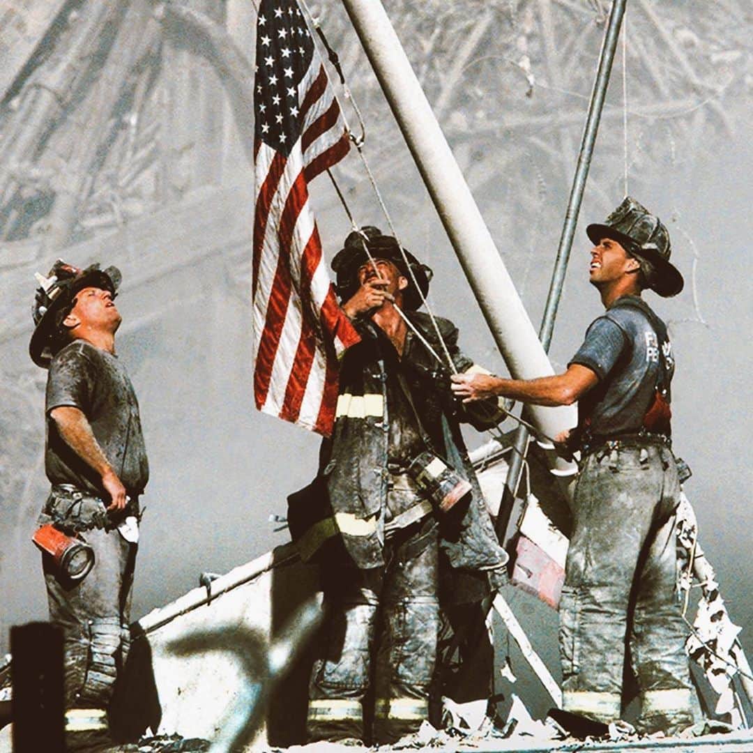 ジェリー・ライアンのインスタグラム：「Never forget.」