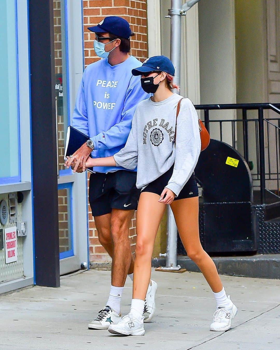 Just Jaredさんのインスタグラム写真 - (Just JaredInstagram)「Kaia Gerber and Jacob Elordi don’t seem to be trying to hide their budding romance. They have already been spotted twice on Friday and we have all of the new pics. Tap this photo at the LINK IN BIO to see what they’re up to, plus so many more images. #KaiaGerber #JacobElordi Photos: Splash, Getty/GC Images」9月12日 5時35分 - justjared