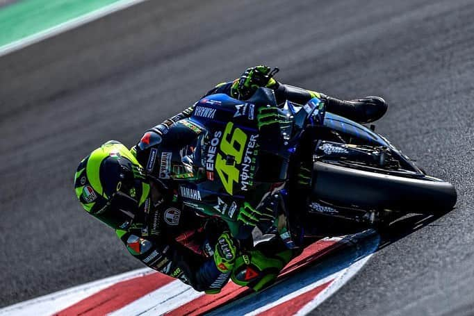 バレンティーノ・ロッシさんのインスタグラム写真 - (バレンティーノ・ロッシInstagram)「Misano World Circuit,Italy Friday,free practice  📸 @falex79 @gigisoldano」9月12日 6時25分 - valeyellow46