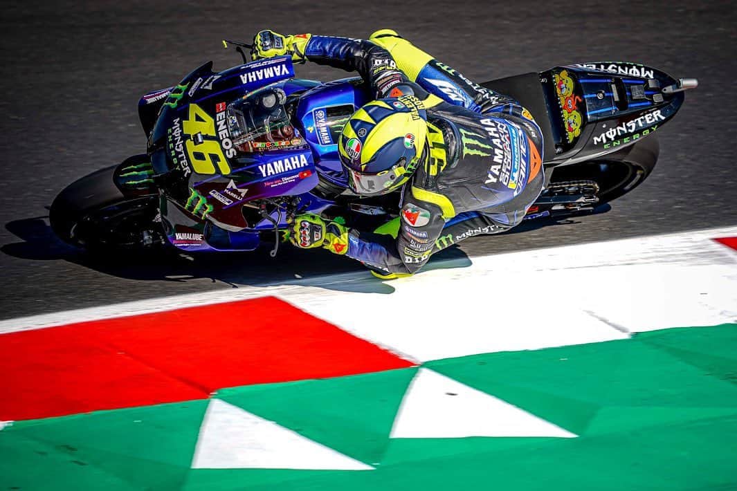 バレンティーノ・ロッシのインスタグラム：「Misano World Circuit,Italy Friday,free practice  📸 @falex79 @gigisoldano」