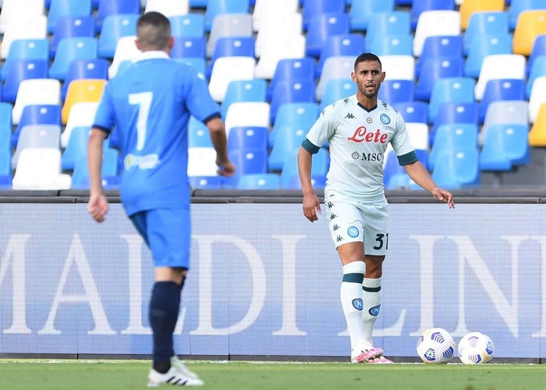 ファウジ・グラムさんのインスタグラム写真 - (ファウジ・グラムInstagram)「⚽️ pre-season 📸 #NapoliPescara 4-0 🇩🇿 #FG31 💙」9月12日 6時59分 - ghoulam.faouzi