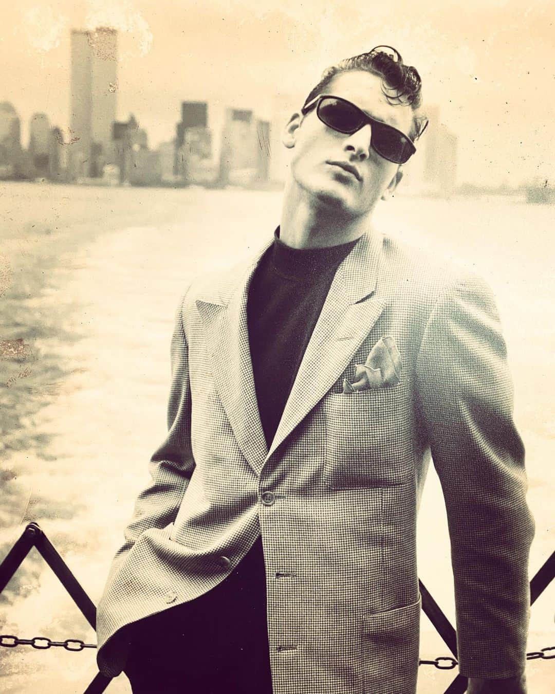 ピーター・ファシネリのインスタグラム：「Growing up in NY I have so many memories of The Twin Towers. #NeverForget  #fbf」