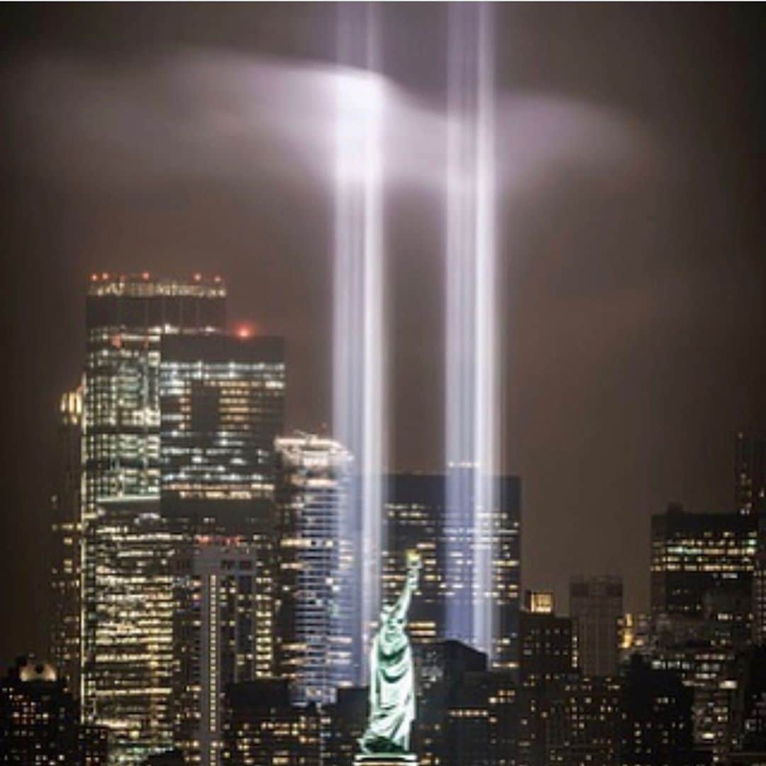 ハウィー・ケンドリックのインスタグラム：「9.11.」