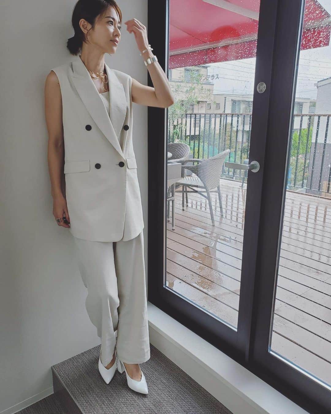畑野ひろ子のインスタグラム：「本日のイベント衣装。 今日のアクセサリーもすごく好み❤️  起こしくださいました皆様、ありがとうございました🙇‍♀️ @stylist_yutaka  ありがとう😊」