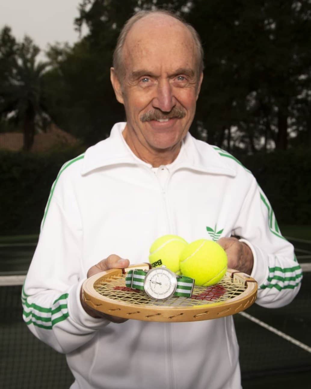 Maurice De Mauriac Zurichさんのインスタグラム写真 - (Maurice De Mauriac ZurichInstagram)「Because its the last weekend of the #usopen, @stansmithonline asked us to do a special promotion for him and for you. If you order a #stansmithsignaturewatch until the final on the 13.09. you receive all the Stan Smith Natostraps colors inclusive.🟢🔵🔴 #MauriceDeMauriac #stansmith #stansmithsignaturewatch」9月12日 17時12分 - mauricedemauriac