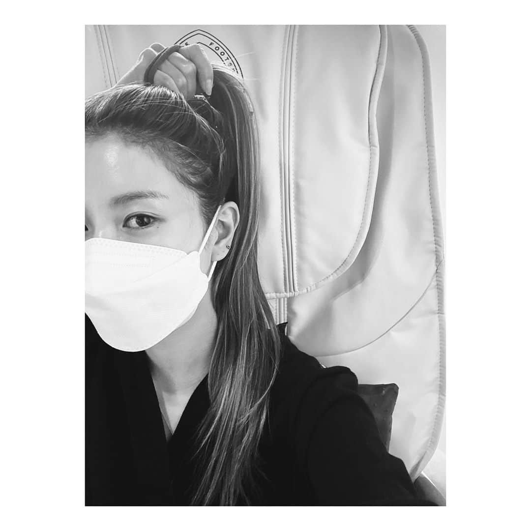 BoAのインスタグラム：「🤷‍♀️💇‍♀️🙅‍♀️🙆‍♀️🤦‍♀️ 너무 길다 ;;」