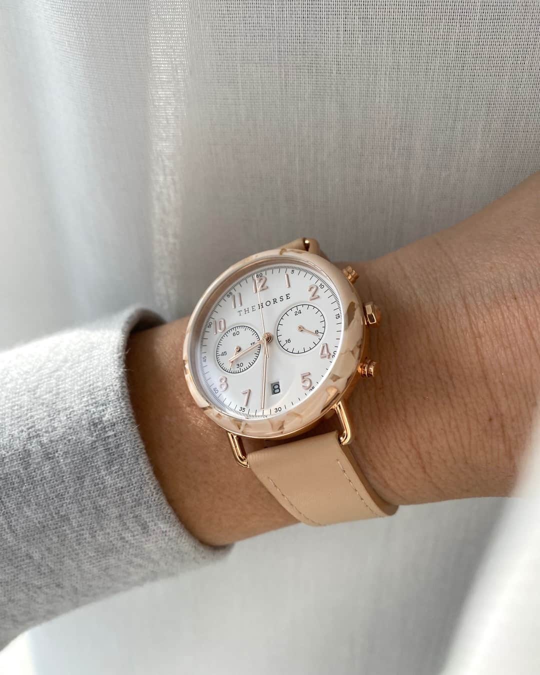 The Horseさんのインスタグラム写真 - (The HorseInstagram)「The Mini Chronograph featuring a peach speckle resin case, rose gold indices and a soft vegetable tan leather band!」9月12日 17時31分 - the_horse