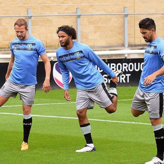 アイザイア・ブラウンのインスタグラム：「New season begins today, let’s get it🦉💙 @swfcofficial」