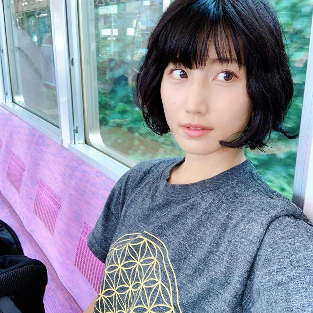 望月一花のインスタグラム：「人生で1番今が調子が良い。 身体も軽くて肌も綺麗で心も穏やか あれだけ生き急いでいたのに 年々クリアになっていく気がする まあ、まだまだですが 人生を重ねるのが 楽しくなってくるから不思議 幅広く奥深く生きていたい ・ #🐻」