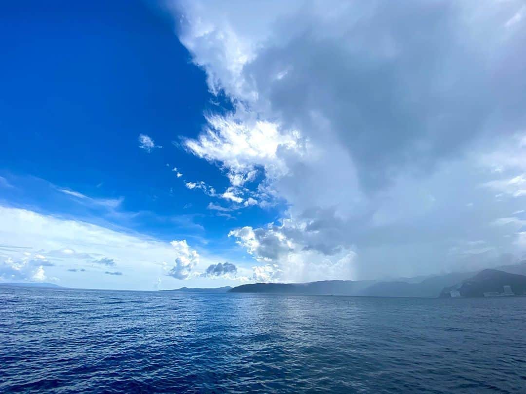 福島和可菜さんのインスタグラム写真 - (福島和可菜Instagram)「雨と晴れと曇りの世界☔️☀️☁️  #雨 #晴 #曇 #Rain #sun #sunshine #cloudy #love #fishing #☔️ #☀️ #☁️ #🐟 #❤️」9月12日 9時44分 - fukushimawakana