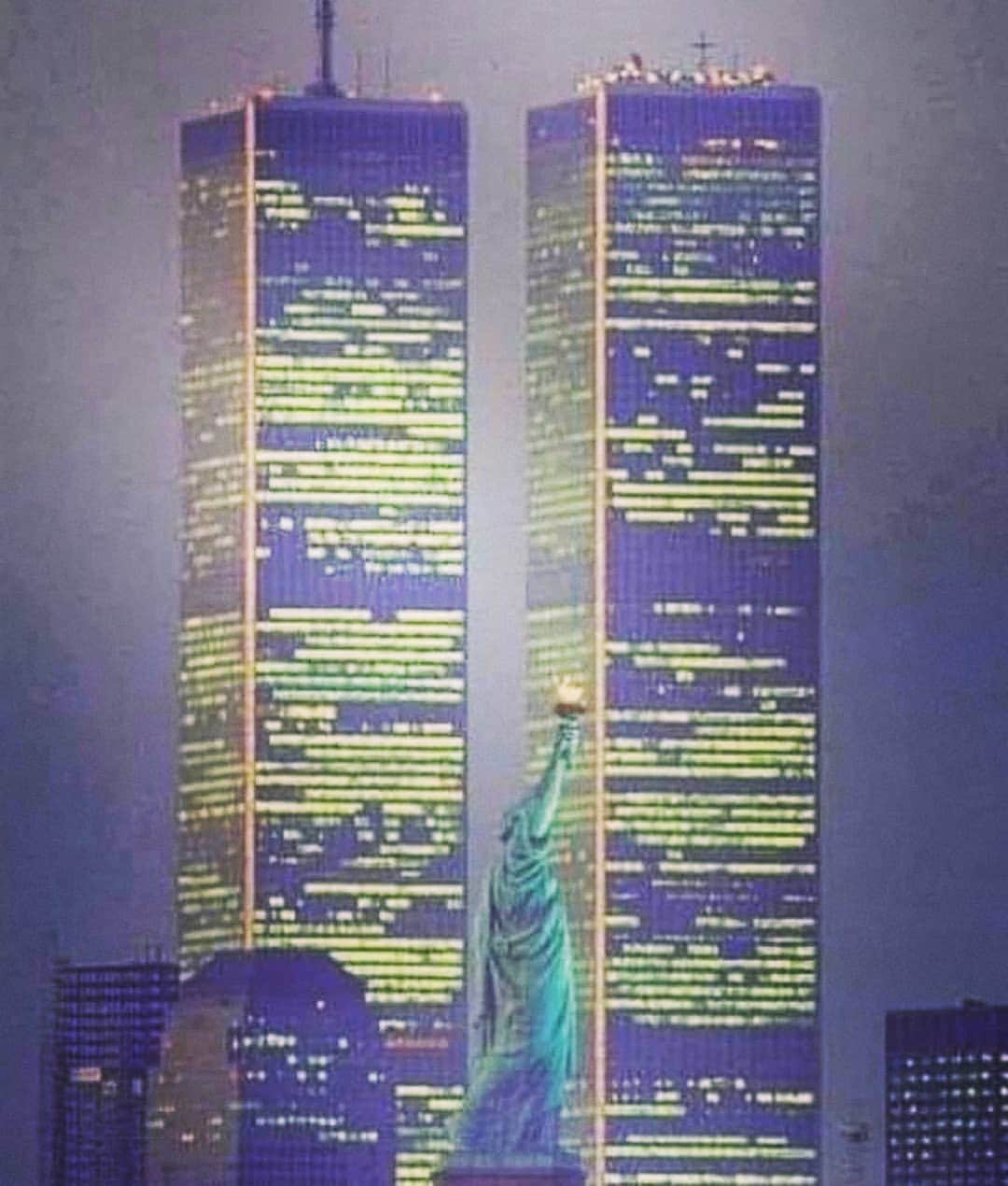 ロイ・ネルソンさんのインスタグラム写真 - (ロイ・ネルソンInstagram)「9/11 Never Forget .. But Everybody Has  😥 😔 😟 It's Sad」9月12日 9時40分 - roynelsonmma