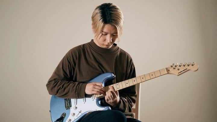 ichikaのインスタグラム：「$80 guitar」