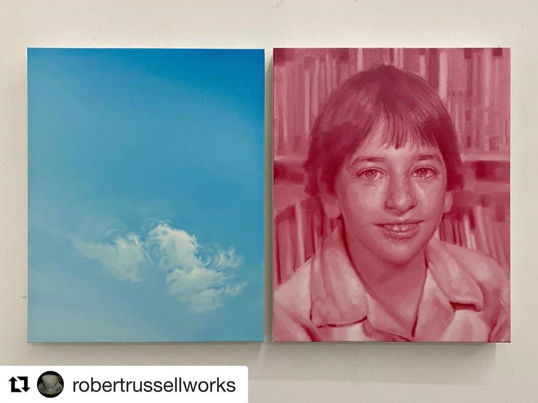 リサ・エデルシュタインさんのインスタグラム写真 - (リサ・エデルシュタインInstagram)「That’s my husband. ❤️❤️❤️❤️❤️❤️❤️❤️❤️❤️❤️. #Repost @robertrussellworks with @get_repost ・・・ Robert Russell A Theory of Clouds OSMOS Station 24 Railroad Ave Stamford, New York  Public Opening Sunday, September 13, 2020 3 to 6 pm  #oilpainting #portraitpainting #clouds」9月12日 10時01分 - lisaedelstein