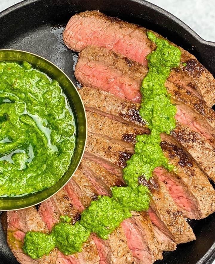 Flavorgod Seasoningsさんのインスタグラム写真 - (Flavorgod SeasoningsInstagram)「⁣Steak with Chimichurri Sauce ⁣⁠ ⁣-⁠ Customer:👉 @mandaameals⁠ Seasoned with:👉 #Flavorgod Taco Tuesday Seasoning!⁠ -⁠ Add delicious flavors to any meal!⬇⁠ Click the link in my bio @flavorgod⁠ ✅www.flavorgod.com⁠ -⁠ Ingredients: ⁣⁠ Steak (whichever cut is your favorite) ⁣⁠ @flavorgod Taco Tuesday Seasoning ⁣⁠ 1 bunch of fresh parsley ⁣⁠ 2-3 teaspoons of red wine vinegar ⁣⁠ 3-4 garlic cloves⁣⁠ Squeezes of lemon 🍋⁠ Salt & Pepper ⁣⁠ Dried oregano ⁣⁠ 1/3 cup or more of olive oil ⁣⁠ Red pepper flakes ⁣⁠ ⁣-⁠ Directions: ⁣⁠ For the chimichurri sauce: combine all ingredients in a blender. Add less or more of each ingredient to your liking. This was my first time making this sauce & I had to keep tasting & testing 🤣 ⁣⁠ For the steak: season & then throw it on your grill or favorite cast iron skillet. Cook on both sides until desired doneness. I personally love when steak is medium/medium rare. Let sit for 5-10 mins before cutting through. ⁣⁠ ⁣⁠ A perfect dish to serve for a BBQ or a family dinner. Filled with flavor and so delicious. Definitely need to make this again. I know there’s different ways to make chimichurri sauce, but for my first time, this came out pretty good 😋 Pair this with your favorite veggies or carb! ⁣⁠ -⁠ Flavor God Seasonings are:⁠ ✅ZERO CALORIES PER SERVING⁠ ✅MADE FRESH⁠ ✅MADE LOCALLY IN US⁠ ✅FREE GIFTS AT CHECKOUT⁠ ✅GLUTEN FREE⁠ ✅#PALEO & #KETO FRIENDLY⁠」9月12日 10時01分 - flavorgod