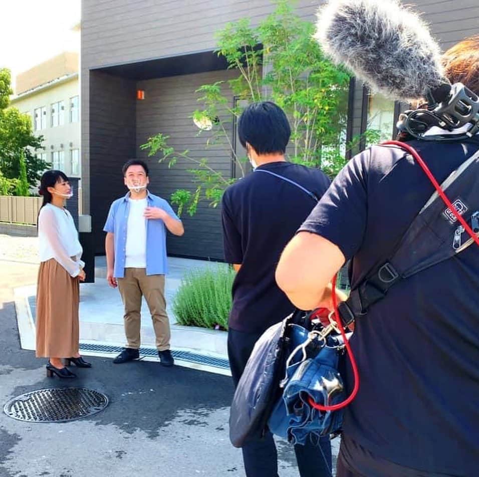 のインスタグラム：「先日、#西日本住宅株式会社 さんの新しく始まる動画の撮影に、にあちゃん出演させて頂きました🐶  西日本住宅さんの動画には去年も出演させて頂いております🎵  約一年振りのスタッフの方々、松田さんとのお仕事とても楽しくさせて頂きご縁嬉しく思います😌  また公開日などの詳細分かりましたら、報告いたしますので楽しみにお待ちください🎵」