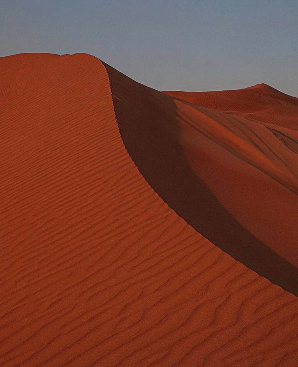 グラフ&ランツのインスタグラム：「All this time at home, we’re more prepared than we ever have been for a vacation - travel plans are looking very robust. Adding this one to the list, Dubai via @guilhermelicurgo ❤️」