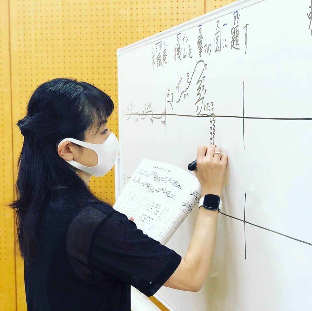 石原詢子さんのインスタグラム写真 - (石原詢子Instagram)「東京詩吟教室、再開しました！ およそ半年ぶり。皆さん上達してます  #揖水流詢風会 #詩吟教室 #詩吟  #上達 #半年ぶり #安心安全を確保  #ソーシャルディスタンス  #石原美風 #石原詢子」9月12日 10時26分 - junko_ishihara.official