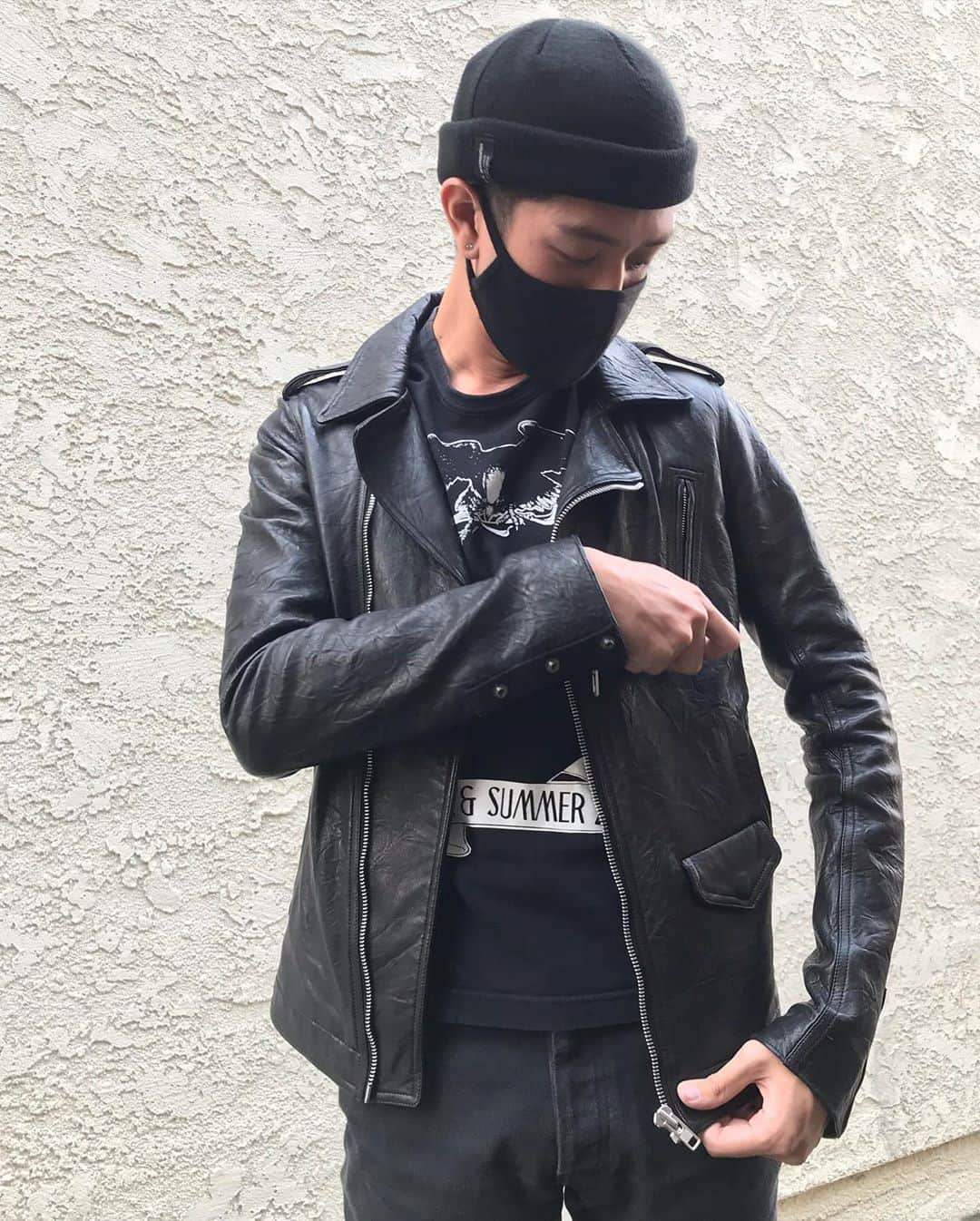 2nd STREET USAさんのインスタグラム写真 - (2nd STREET USAInstagram)「It’s not easy being a guidi in 100 degree weather  Top: Junya Watanabe Comme des Garçons Size Small - $79 (In-Store Only) Bottoms: Number-Nine Denim Size 3 - $89 (In-Store Only) Jacket: Rick Owens Size 36 - $579 Boots: Saint Laurent Size 43 - $399 (In-Store Only) Bag: Porter Crossbody - $159  Modeled By: @freetuan  #saintlaurent #menswear #numbernine #rickowens #commedesgarcons #cdg #guidi #leatherjacket #streetwear #highfashion」9月12日 10時26分 - 2ndstreetusa