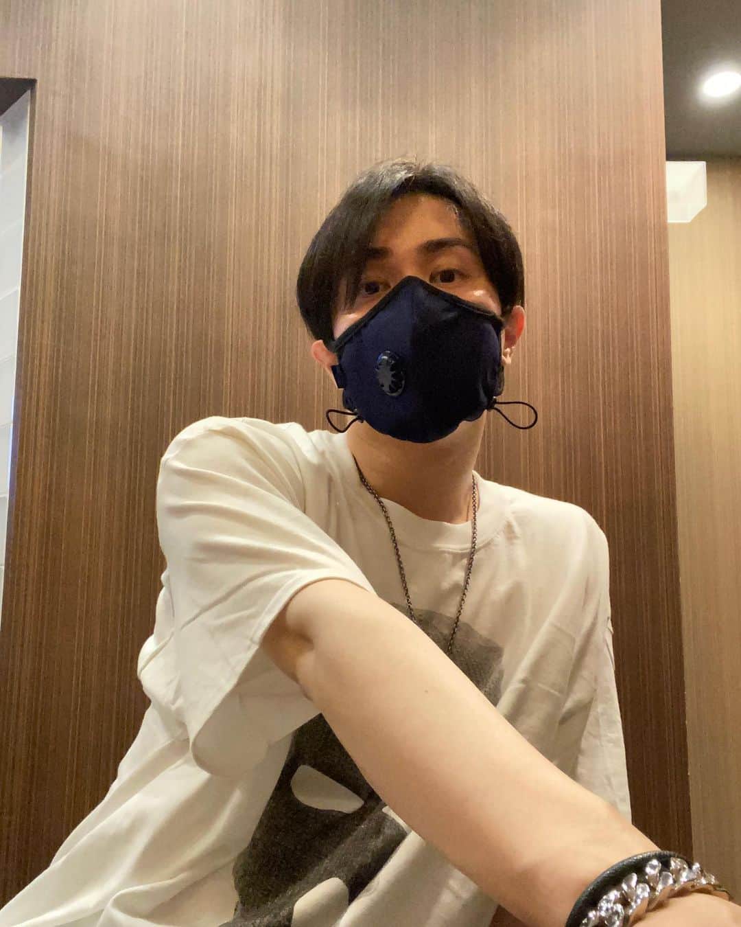 鈴木達央さんのインスタグラム写真 - (鈴木達央Instagram)「このマスクで登場は久しぶりですね。 予防は大切です。 #cambridgemask」9月12日 10時37分 - ta2hisa_suzuki