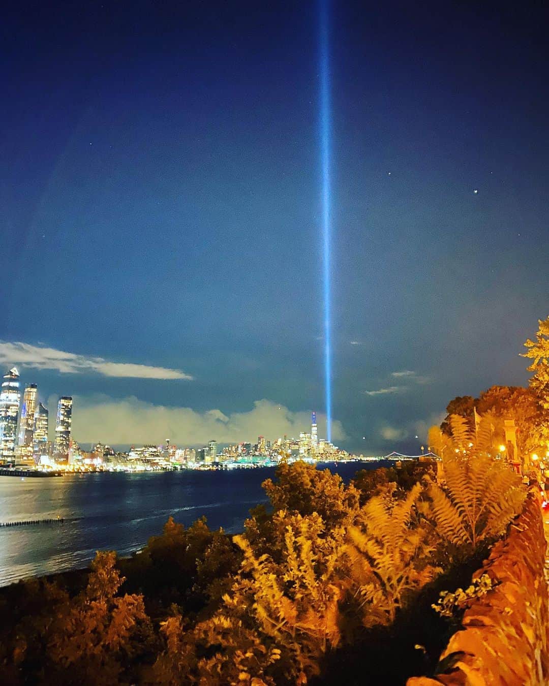 ジェイミー・アレクサンダーのインスタグラム：「🙏🏻 Via @nicholasferroni 🇺🇸」