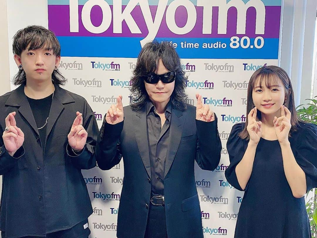 Toshlさんのインスタグラム写真 - (ToshlInstagram)「#yoasobi #tokyofm #トーク #させて頂きました  #ayase 様から #プレゼント #頂いた #小説集 #夜に駆ける #凄かった #最後の #お二人の #インタビュー #興味深く #拝読させて頂きました  #ikura 様 #幾田りら 様からプレゼント頂いた #cd #jukebox #真っ直ぐに #耳馴染みの良い声 #切なげな #歌詞 #優しく #舞うような #メロディー #素敵な #音楽 #ありがとうございました  #お会いできて嬉しかったです」9月12日 11時01分 - toshl_officia