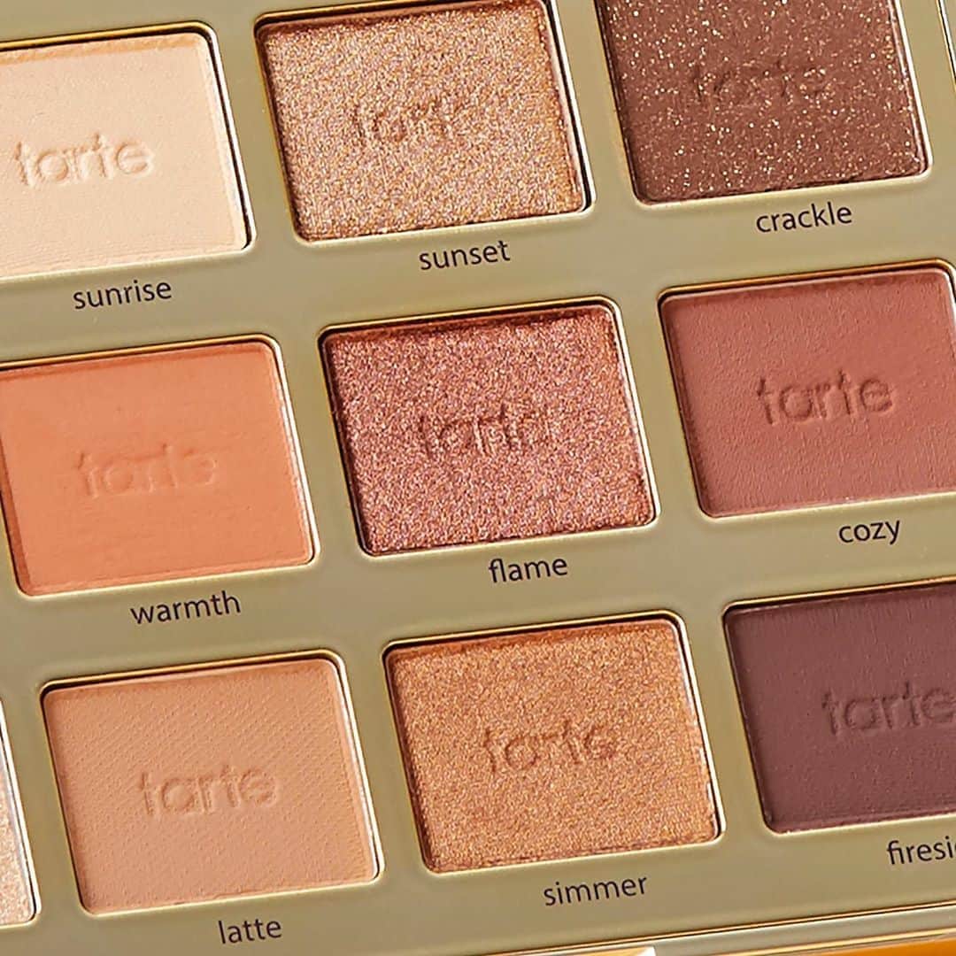 Tarte Cosmeticsさんのインスタグラム写真 - (Tarte CosmeticsInstagram)「Your fave season in a palette! 🍁🍂 Our tartelette toasted eyeshadow palette has 12 warm shades that are perfect for servin' up cozy Fall looks! Drop your fave shade in the comments 👇 #crueltyfree #rethinknatural #claypowered #tartelettetoasted」9月12日 11時02分 - tartecosmetics