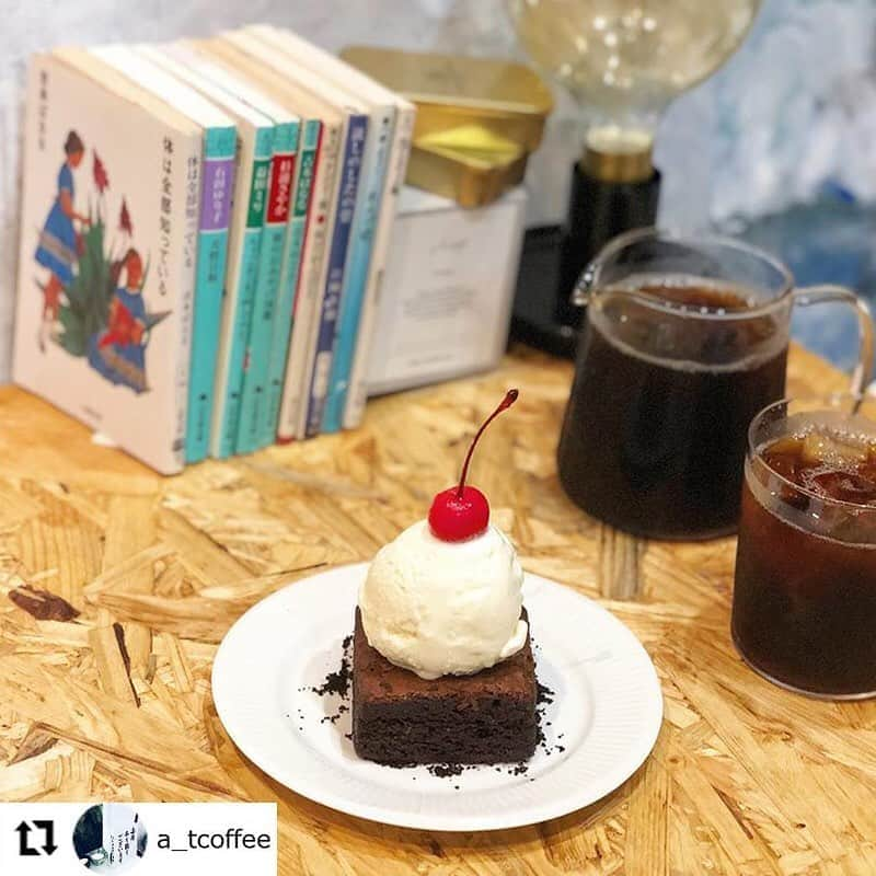 有限会社マルヒロさんのインスタグラム写真 - (有限会社マルヒロInstagram)「#Repost @a_tcoffee⁠⠀ ⁠⠀ #ブラウニー⁠⠀ #チョコレートブラウニー⁠⠀ #アイスクリーム⁠⠀ #チェリー⁠⠀ #コーヒー⁠⠀ #コーヒーのある暮らし⁠⠀ #珈琲時間⁠⠀ #おうちカフェ⁠⠀ #おうち時間⁠⠀ #吉本ばなな⁠⠀ #マルヒロ⁠⠀ #foundmuji ⁠⠀ #ブラジルモジアナ⁠⠀ #波佐見焼き⁠⠀ #keepware⁠⠀ #barbar⁠⠀ #プレート⁠⠀ #ceramics⁠⠀」9月12日 11時04分 - maruhiro.hasami