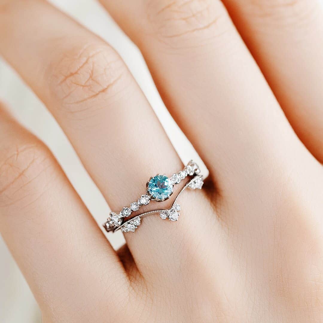 AbHerї〈アベリ〉さんのインスタグラム写真 - (AbHerї〈アベリ〉Instagram)「AbHeri Bridal Fair until September 30. 【ブライダルフェア】9/30(水)まで。 フェア終了まで残りわずかとなりました。   期間中ブライダルジュエリーをお買い上げの方に、 誕生石から選べるK18ペンダントトップなど すてきなプレゼントをご用意しております。     【アベリカラーブライダル】9/30(水)まで。 同時開催中のこちらもまもなく終了となります。   ひとつひとつ丁寧に選ばれたカラーストーンを 個々の表情を大切にデザインし仕立てました。 　 色とりどりのブライダルリングを この機会にぜひご覧くださいませ。     ＊来店予約がおすすめです。 ＊在庫状況が常に変動しております。 ご希望の商品がございましたら店舗まで、お気軽にお電話やメールでお問い合わせくださいませ。     #abheri #アベリ #アベリブライダル #アベリカラーブライダル」9月12日 11時56分 - abheri_official