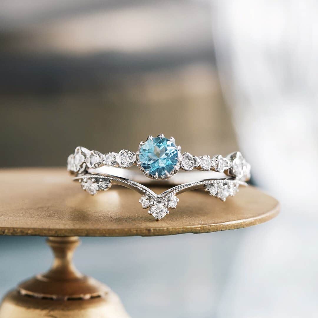 AbHerї〈アベリ〉さんのインスタグラム写真 - (AbHerї〈アベリ〉Instagram)「AbHeri Bridal Fair until September 30. 【ブライダルフェア】9/30(水)まで。 フェア終了まで残りわずかとなりました。   期間中ブライダルジュエリーをお買い上げの方に、 誕生石から選べるK18ペンダントトップなど すてきなプレゼントをご用意しております。     【アベリカラーブライダル】9/30(水)まで。 同時開催中のこちらもまもなく終了となります。   ひとつひとつ丁寧に選ばれたカラーストーンを 個々の表情を大切にデザインし仕立てました。 　 色とりどりのブライダルリングを この機会にぜひご覧くださいませ。     ＊来店予約がおすすめです。 ＊在庫状況が常に変動しております。 ご希望の商品がございましたら店舗まで、お気軽にお電話やメールでお問い合わせくださいませ。     #abheri #アベリ #アベリブライダル #アベリカラーブライダル」9月12日 11時56分 - abheri_official