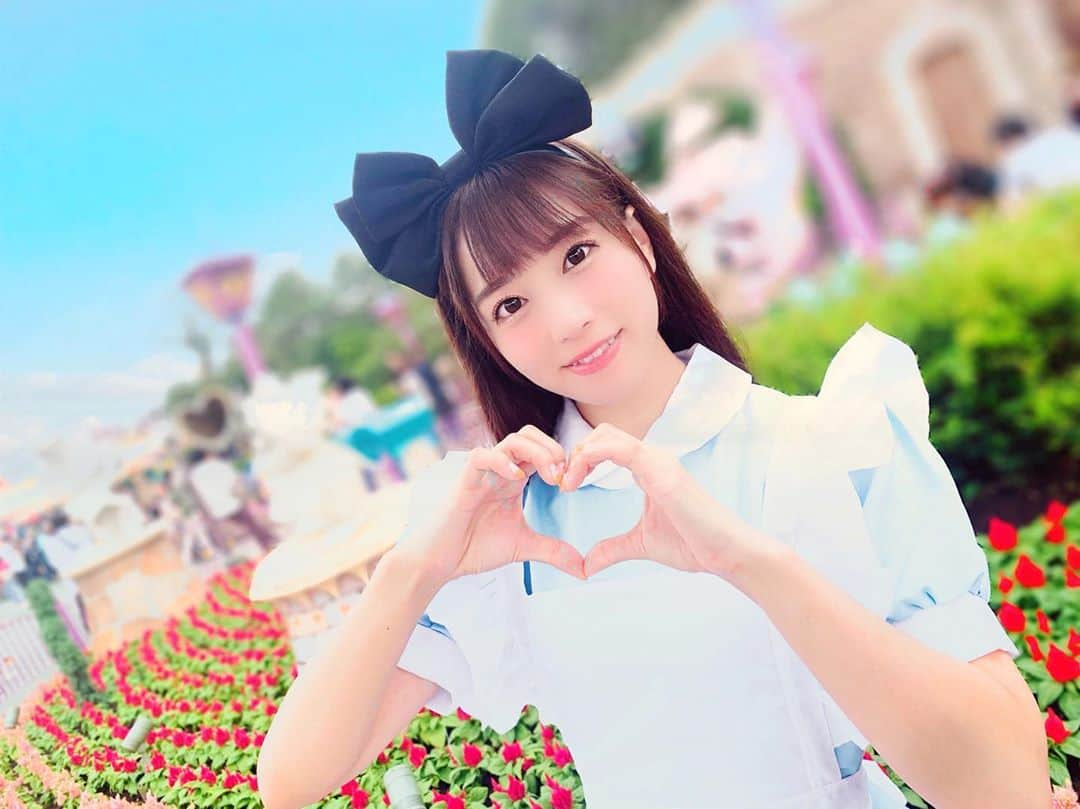 初川みなみのインスタグラム：「次の配信日きまったよ❤︎ ﻿ ライブでゴーゴーで﻿ 9/14(月)19:30〜生配信します🥰﻿ ディズニーハロウィンのコスプレするよ！﻿ なに着ようかな？？👻﻿ 楽しみにしていてね！！﻿ ﻿ こちらから👉https://livede55.com/chat/performer/1346772011﻿ ﻿ 写真は去年のアリス🐰﻿ ﻿ #dハロ仮装 #ディズニーハロウィン﻿  #アリス #不思議の国のアリス  #アリス仮装 ﻿ ﻿ #ディズニー #ディズニーランド #東京ディズニーランド #TDL #東京ディズニーリゾート #ディズニーリゾート #ディズニー写真部 #disney #tokyodisneyland #disneyresort #disneyland﻿」