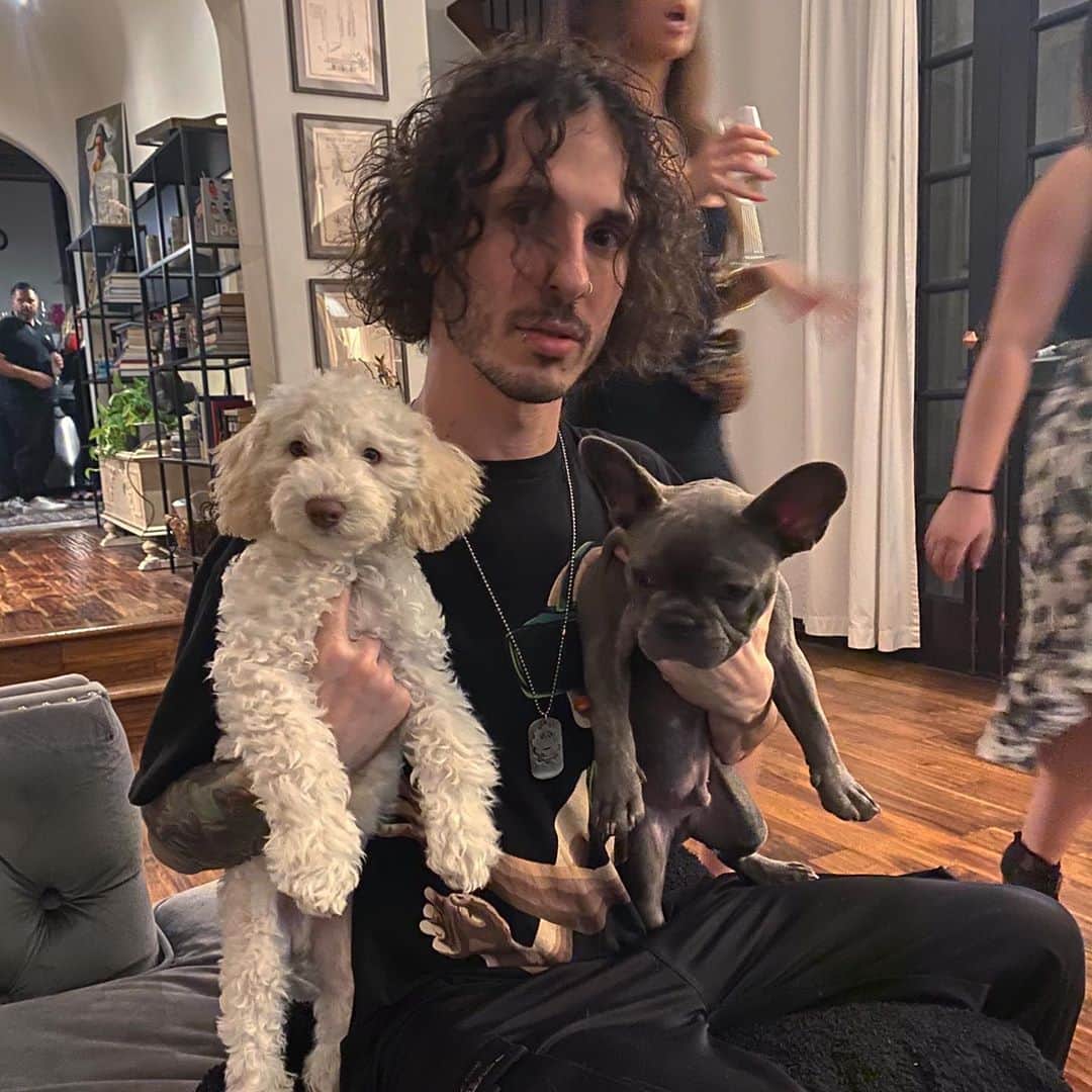 ブランドン・フーバーのインスタグラム：「Don’t fuck with me 🐶」