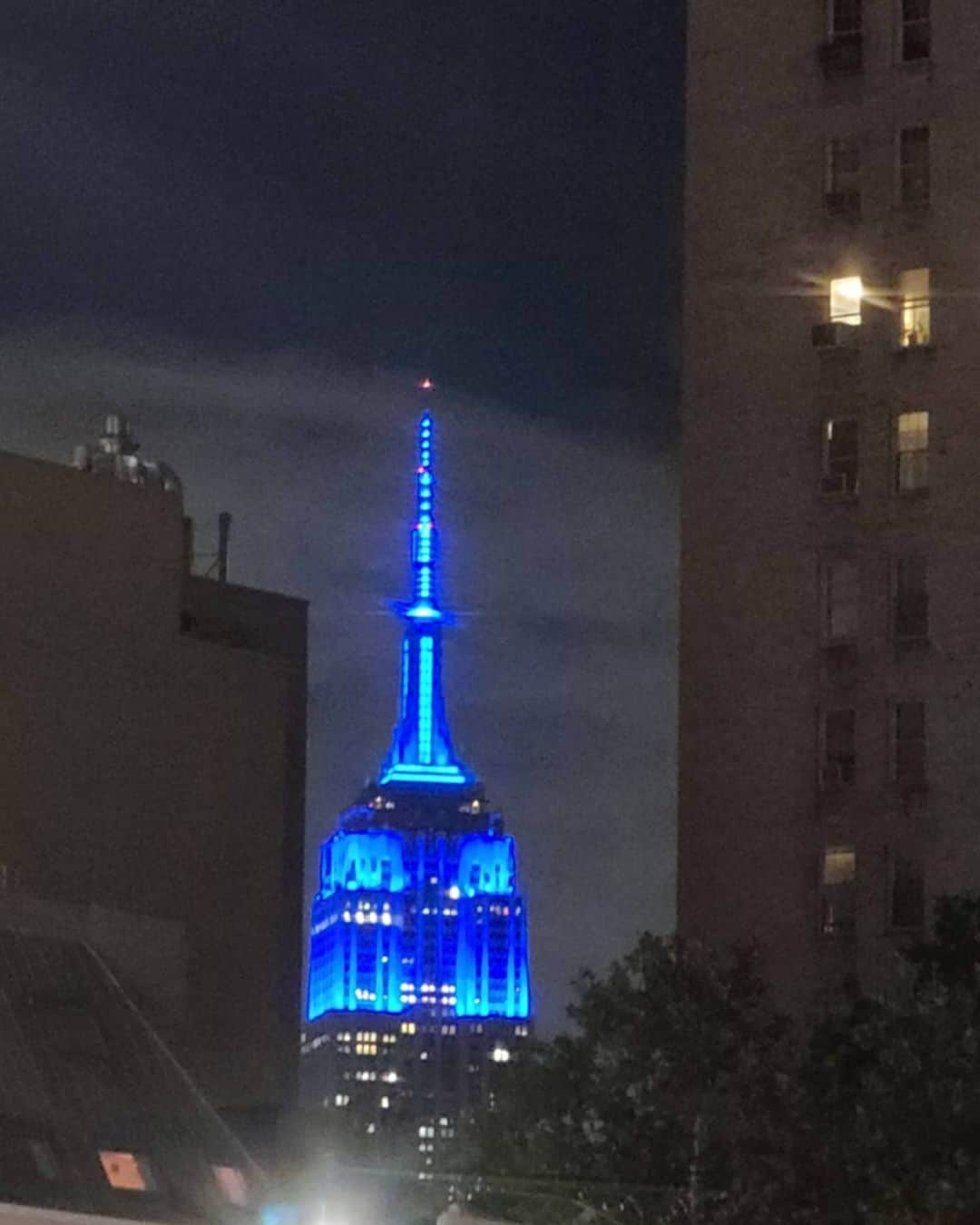 サラ・ジェシカ・パーカーさんのインスタグラム写真 - (サラ・ジェシカ・パーカーInstagram)「September 11th, 2020 @raoulsrestaurantnyc Walking to and from. A standing date. Same time. Same place. Year after year.  Cause. Old habits die hard. This year seemed a miracle. X,SJ」9月12日 13時00分 - sarahjessicaparker