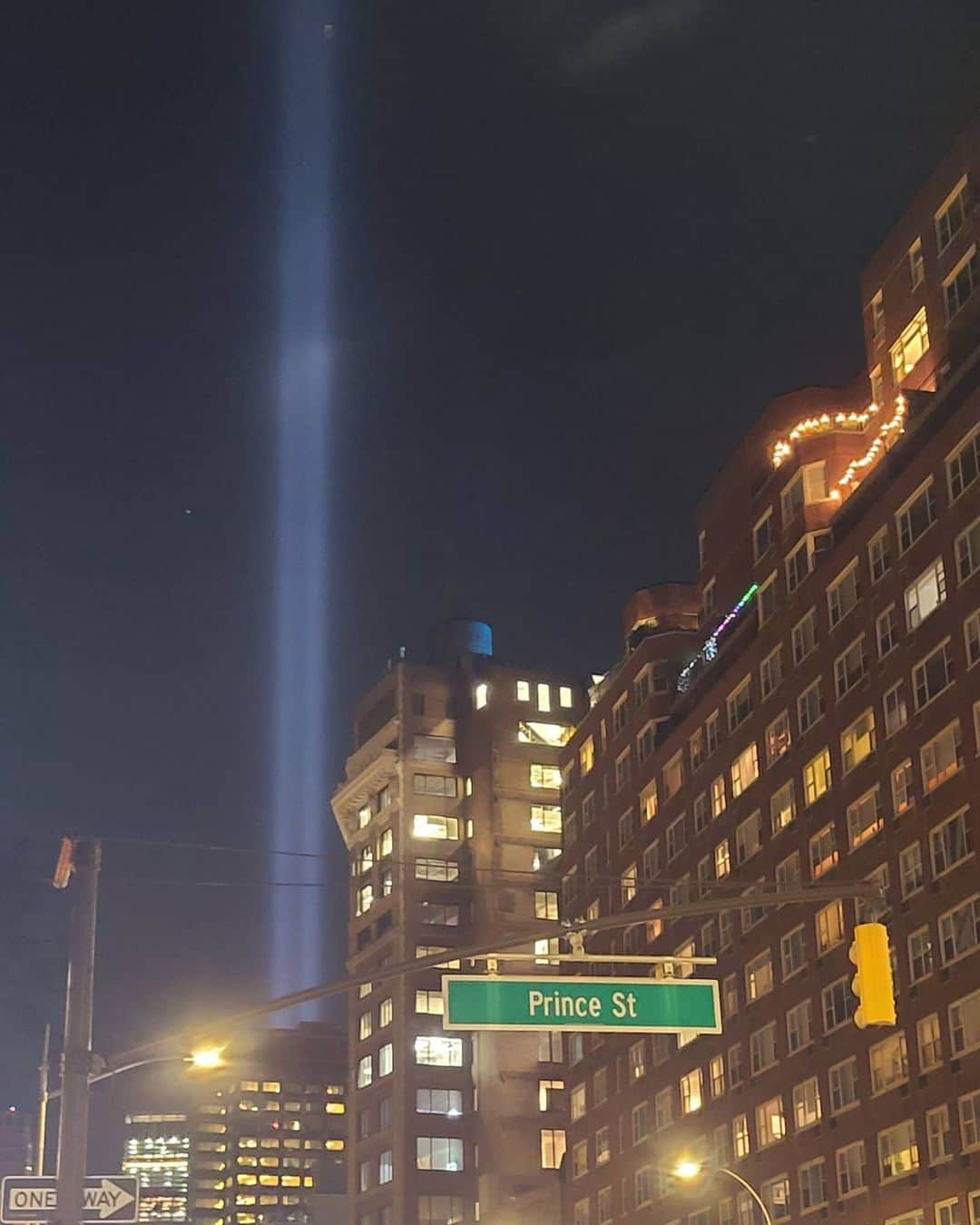 サラ・ジェシカ・パーカーさんのインスタグラム写真 - (サラ・ジェシカ・パーカーInstagram)「September 11th, 2020 @raoulsrestaurantnyc Walking to and from. A standing date. Same time. Same place. Year after year.  Cause. Old habits die hard. This year seemed a miracle. X,SJ」9月12日 13時00分 - sarahjessicaparker