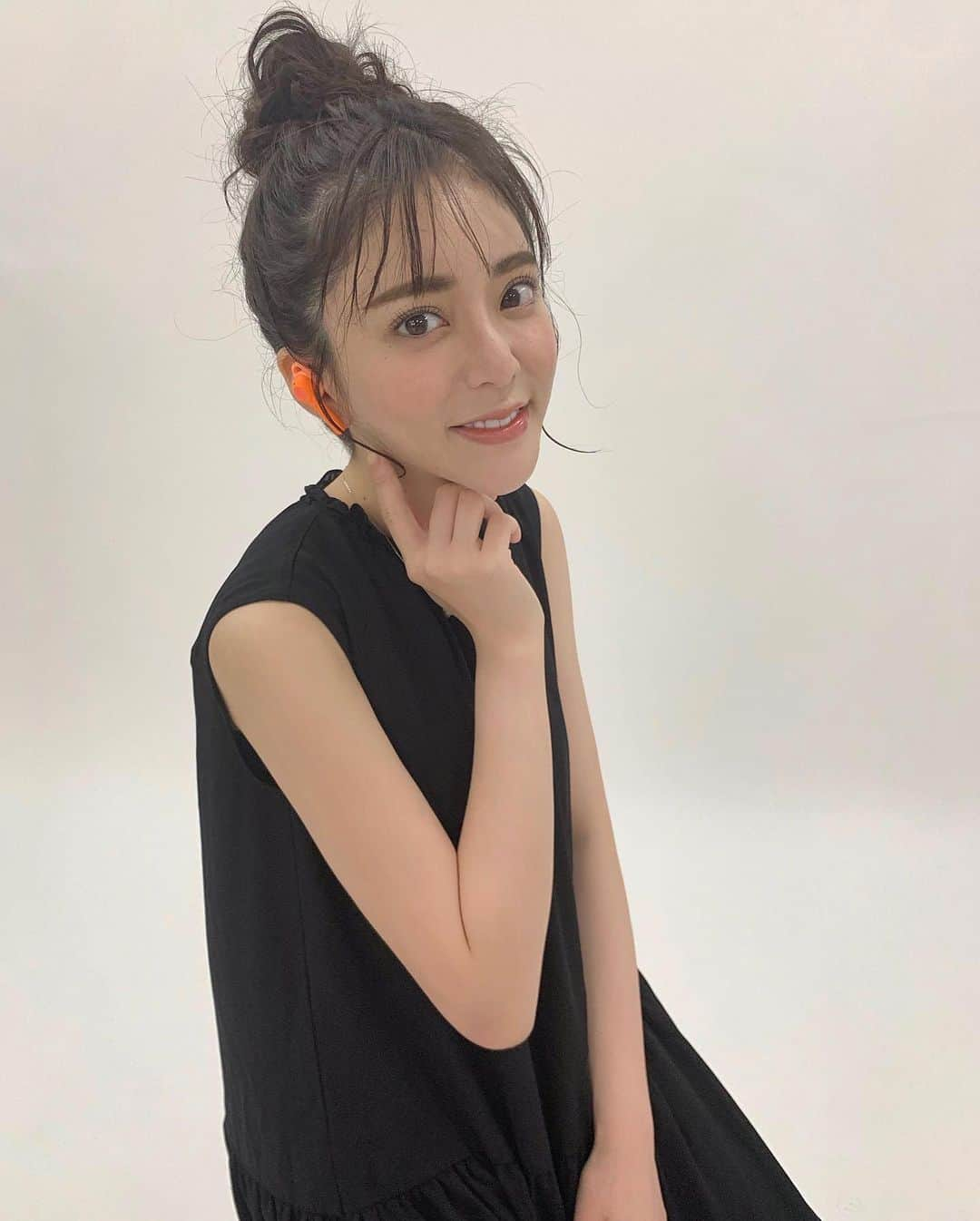 谷亜沙子さんのインスタグラム写真 - (谷亜沙子Instagram)「最近見た目と音質重視でイヤフォンを新調したよ🎧 @skullcandyjapan  そして耳につけた瞬間にすぐ繋がるから本当に使いやすさ🙆‍♀️💯  #music #bluetoothearphone #skullcandy」9月12日 13時38分 - asyakodayo