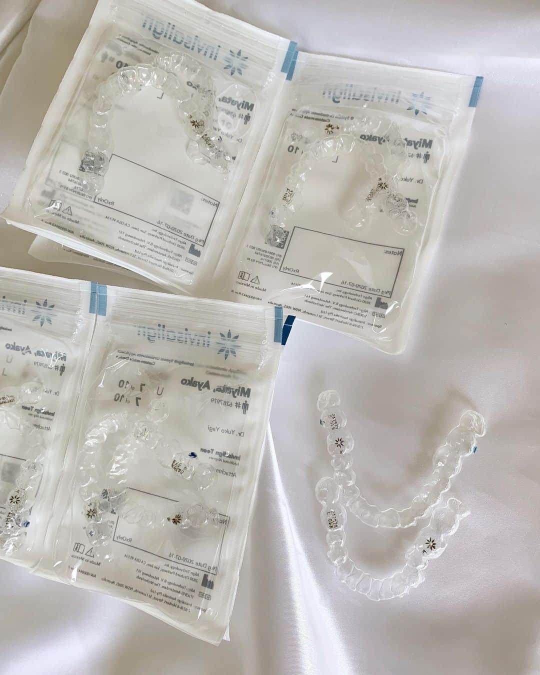 宮田綾子さんのインスタグラム写真 - (宮田綾子Instagram)「⁑ インビザライン矯正再開しました🦷 @yuko_graz @grazdentalcare  透明のマウスピースを1週間ごとに変えていくと、歯並びも綺麗に並ぶ素晴らしい矯正✨ マウスピースが10個あるから、最短で10週間で終了予定！がんばるぞ〜 インビザラインもホワイトニングも、西荻窪駅前のグラーツデンタルケア 優子先生にお願いしています 歯のことなら何でも優子先生に相談してみてね！  ___________________∞___________________﻿﻿﻿﻿ インスタコンサルティング 受付中 詳細は @ayako__miyata  プロフィールURLよりご覧ください﻿﻿﻿﻿ ___________________∞__________________   #宮田綾子 #グラーツデンタルケア #grazdentalcare #インビザライン #Invisalign #invisalignsmile #西荻窪歯科 #荻窪歯科 #西荻窪 #歯科 #歯列矯正 #矯正 #矯正女子 #矯正歯科 #矯正女子と繋がりたい #ホワイトニング #歯並び #スマイルライン #笑顔 #dentist #teeth #teethwhitening」9月12日 14時06分 - ayako__miyata