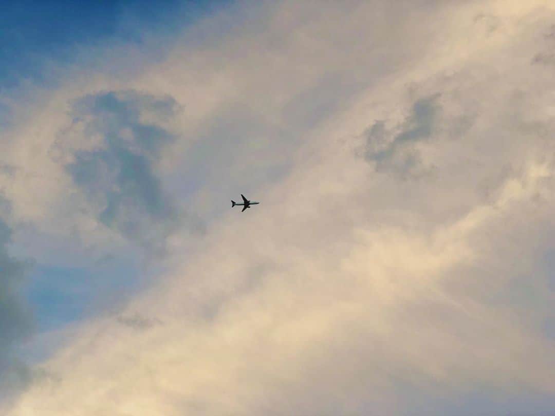 新井愛瞳さんのインスタグラム写真 - (新井愛瞳Instagram)「＊ ＊ こういう空を撮りがち。 昨日の夕方。絵みたいな空。  #sky #空 #アプガ」9月12日 14時32分 - arai_manami_official