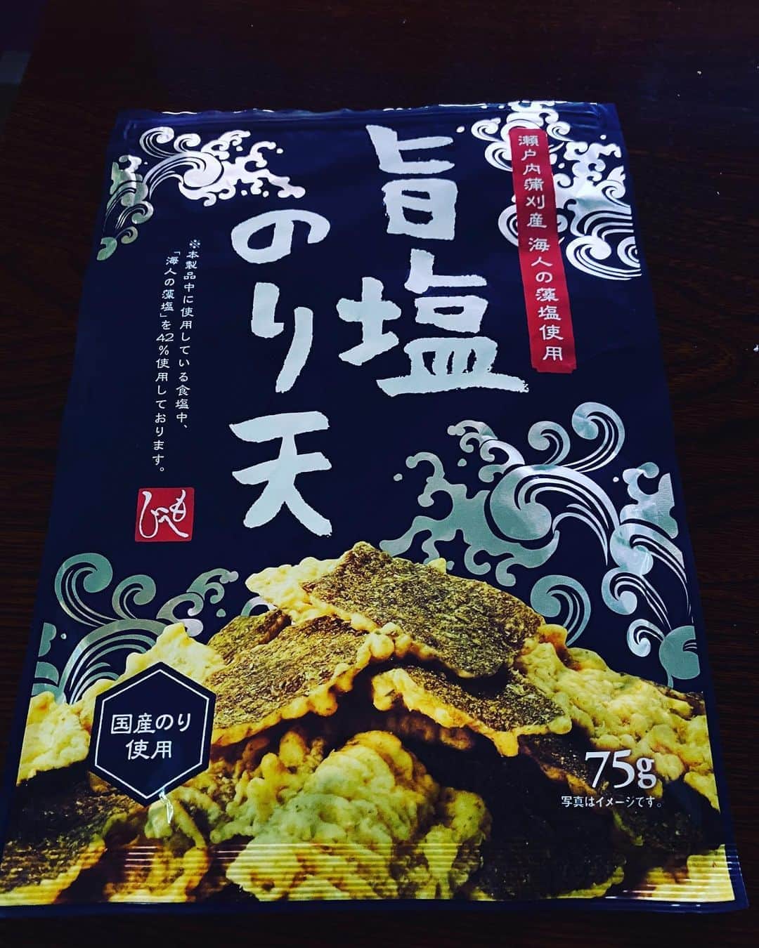 かねきよ勝則さんのインスタグラム写真 - (かねきよ勝則Instagram)「たまたま家にあったこのお菓子。 めちゃくちゃ美味い！！  #旨塩のり天 #もへじ #新宿カウボーイ #かねきよ」9月12日 14時33分 - shinjyukucowboy_kanekiyo