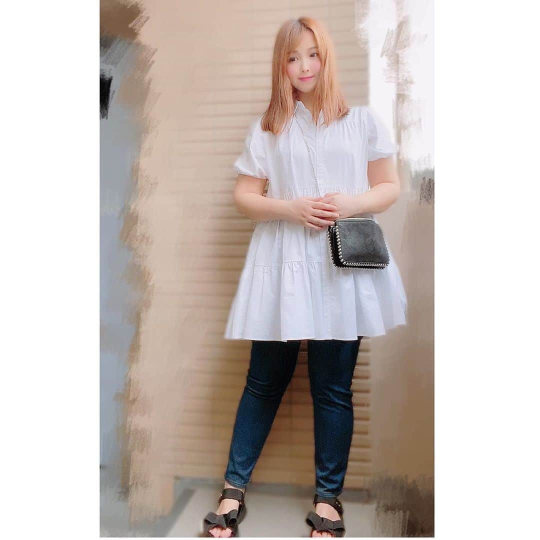 岩村捺未さんのインスタグラム写真 - (岩村捺未Instagram)「. 私服👗です🙋‍♀️. ZARAでゲットしたトップスが主役コーデ🎀. 袖もパフスリーブで可愛い🤍 ただ街中歩いてるとよく被ります！笑 めちゃめちゃ着てる人いるの🥺そのくらいかわいい🌻 . . tops...#zara  bottoms...#noannu  shoes...#randa . . . #ぽっちゃりコーデ #なちゅのしふく #ぽっちゃり #ootd #私服」9月12日 14時34分 - iwamuranachu