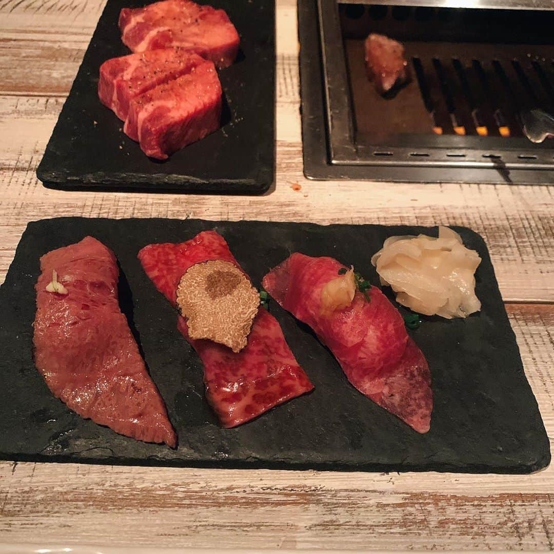 浜田翔子さんのインスタグラム写真 - (浜田翔子Instagram)「💐💐お祝いしていただきました🥰 本当にありがとうございます😊 お肉美味しかった✨  豪華なお花🌼💐もいただきました🥰  ドライフラワーにしてブーケにしたいくらい💐 とてもお洒落で可愛い😍💐🤍  今日は久々に何もしない日にします😌とにかくやすみます。😌」9月12日 14時37分 - shoko_hamada