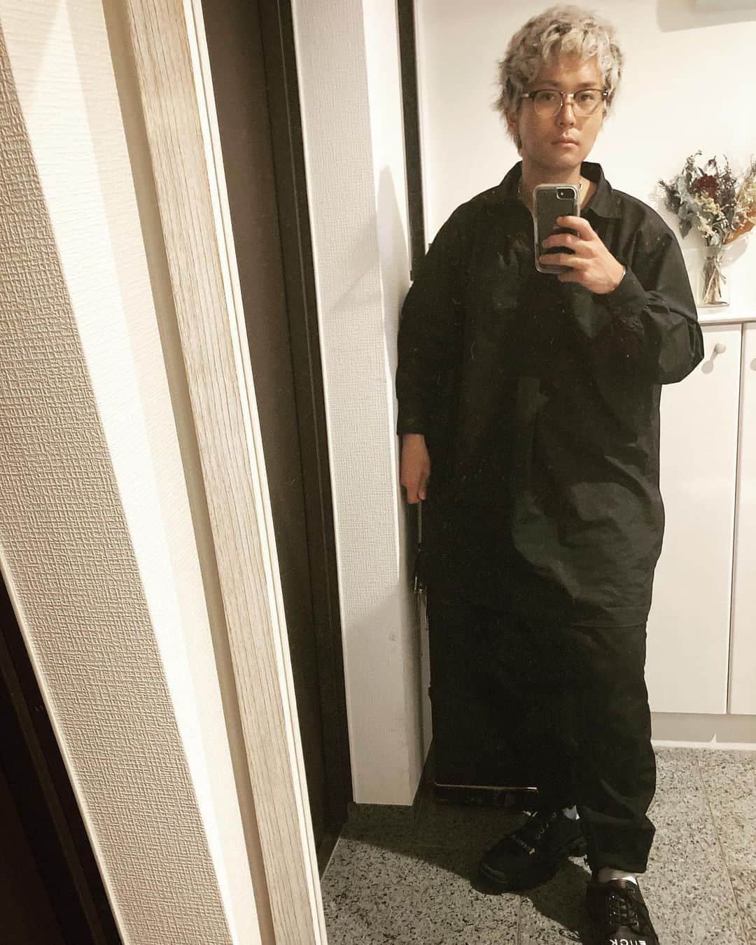 上杉研太さんのインスタグラム写真 - (上杉研太Instagram)「100年前のフランスの服を参考にシャツを作りました。  襟、首元、丈などはオリジナルから改良。  生地にもこだわりました。  毎日着れそうなくらいの可愛い仕上がりに感動👍  #LEADER」9月12日 15時42分 - kentauesugi